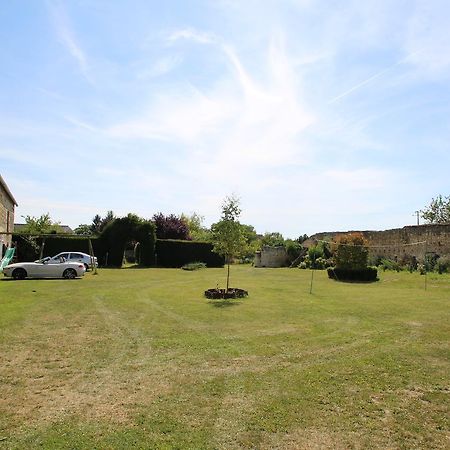Domaine Des Roses Bed & Breakfast Vaudelnay Exterior photo