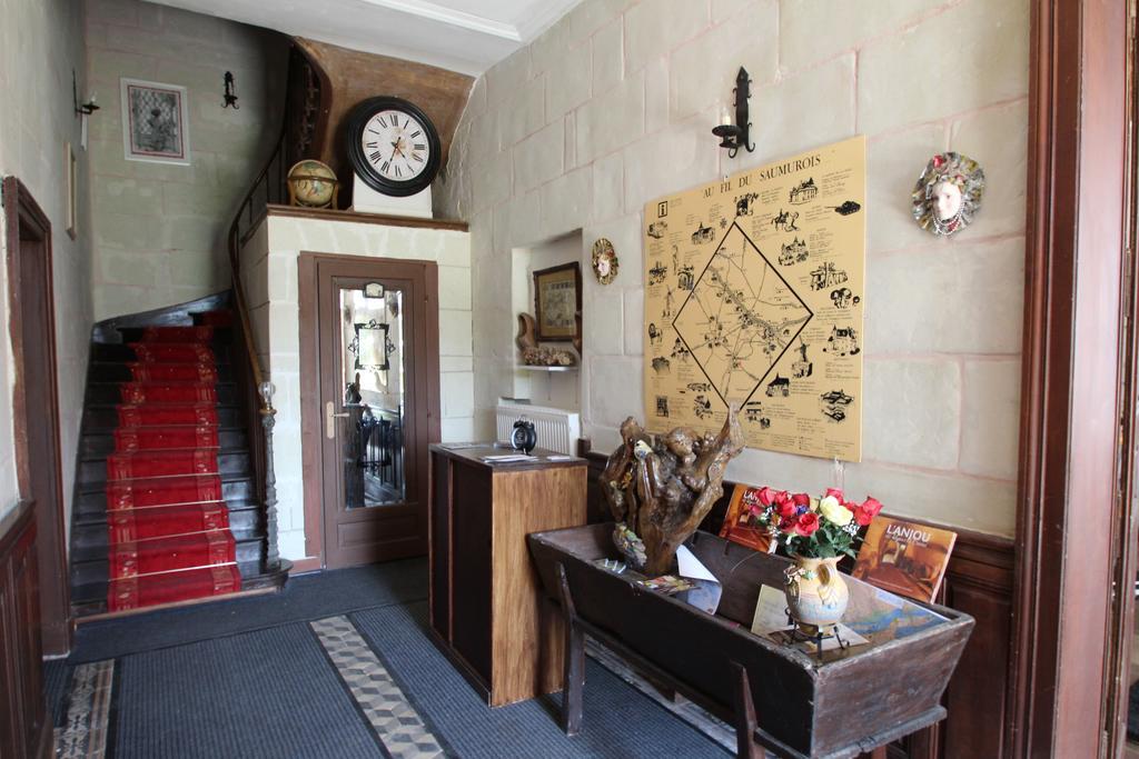 Domaine Des Roses Bed & Breakfast Vaudelnay Exterior photo